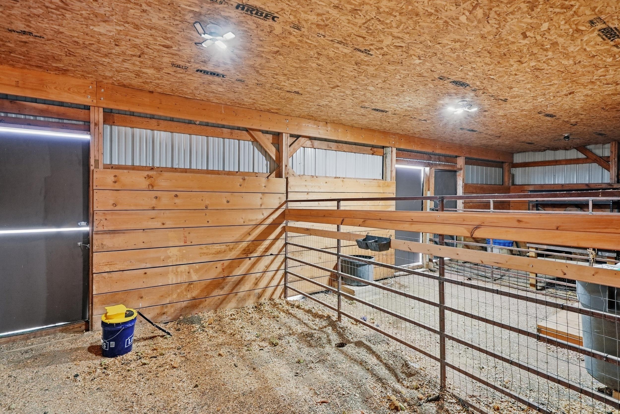 22219 Saddle Road Property Photo 34