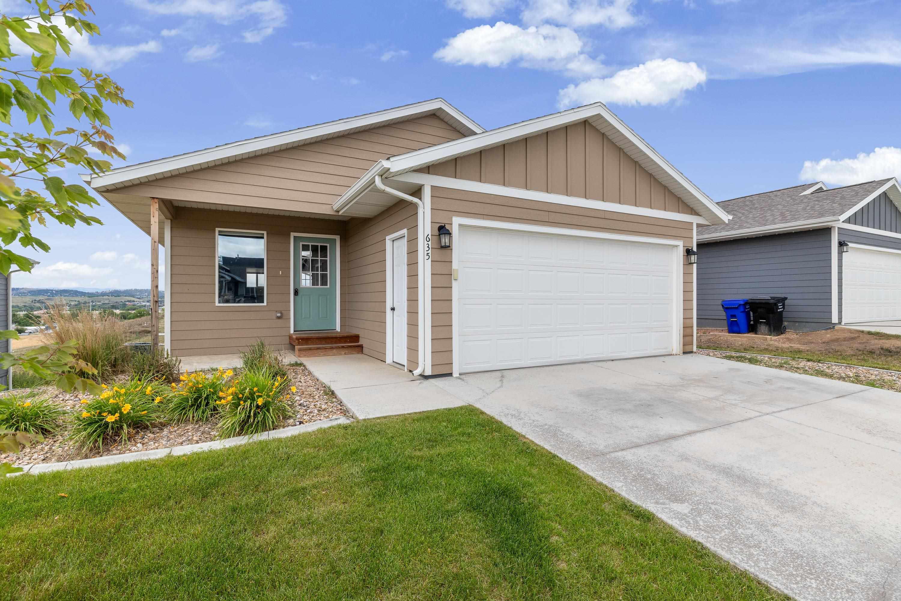 635 Diamond Ridge Boulevard Property Photo 1