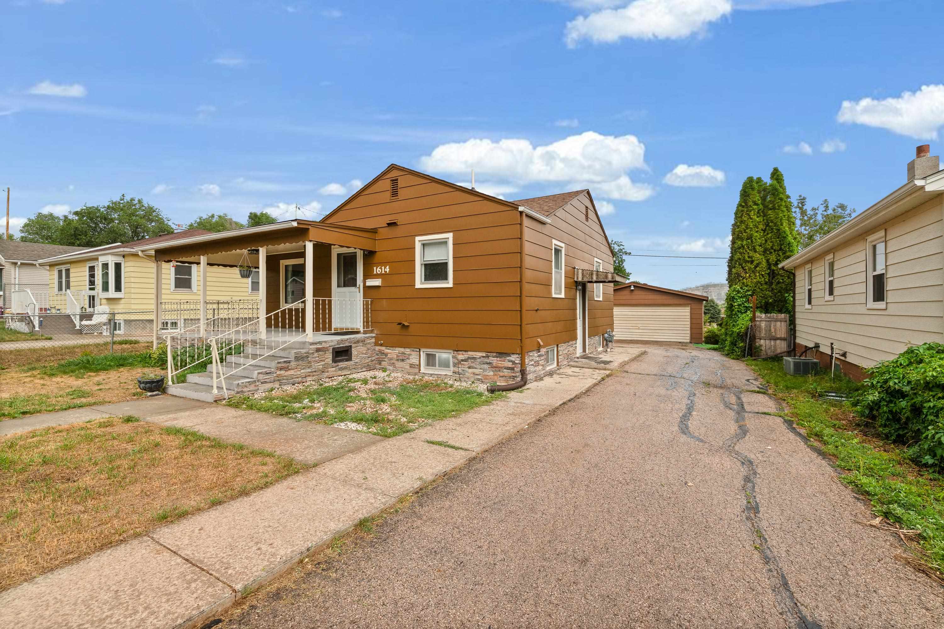 1614 Boulder Street Property Photo 1