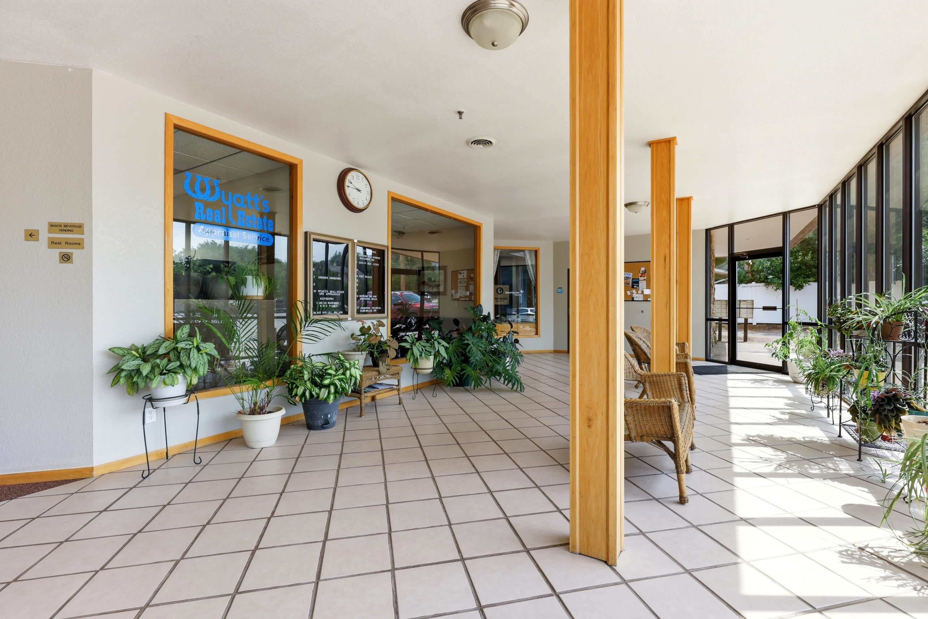 646 Jennings Avenue Property Photo 10