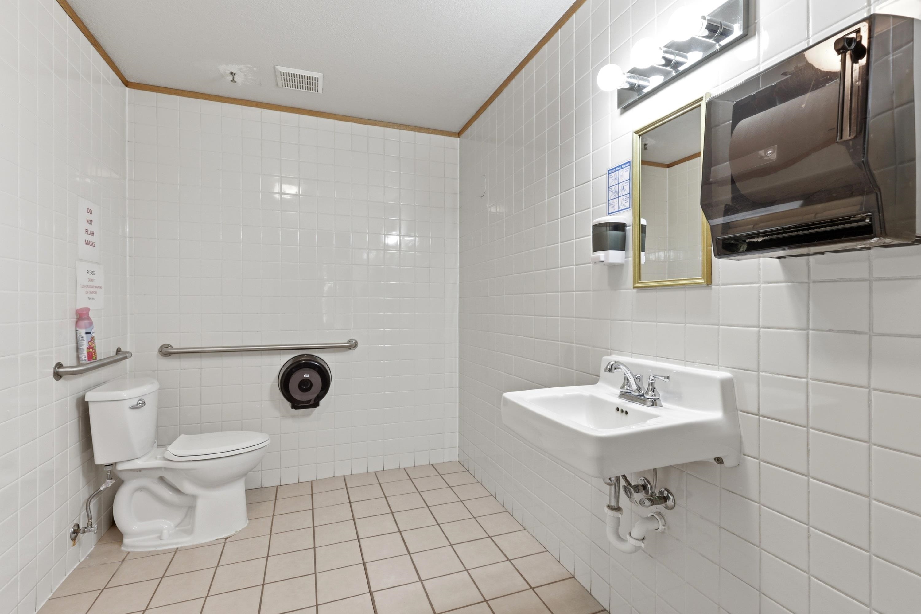 646 Jennings Avenue Property Photo 30