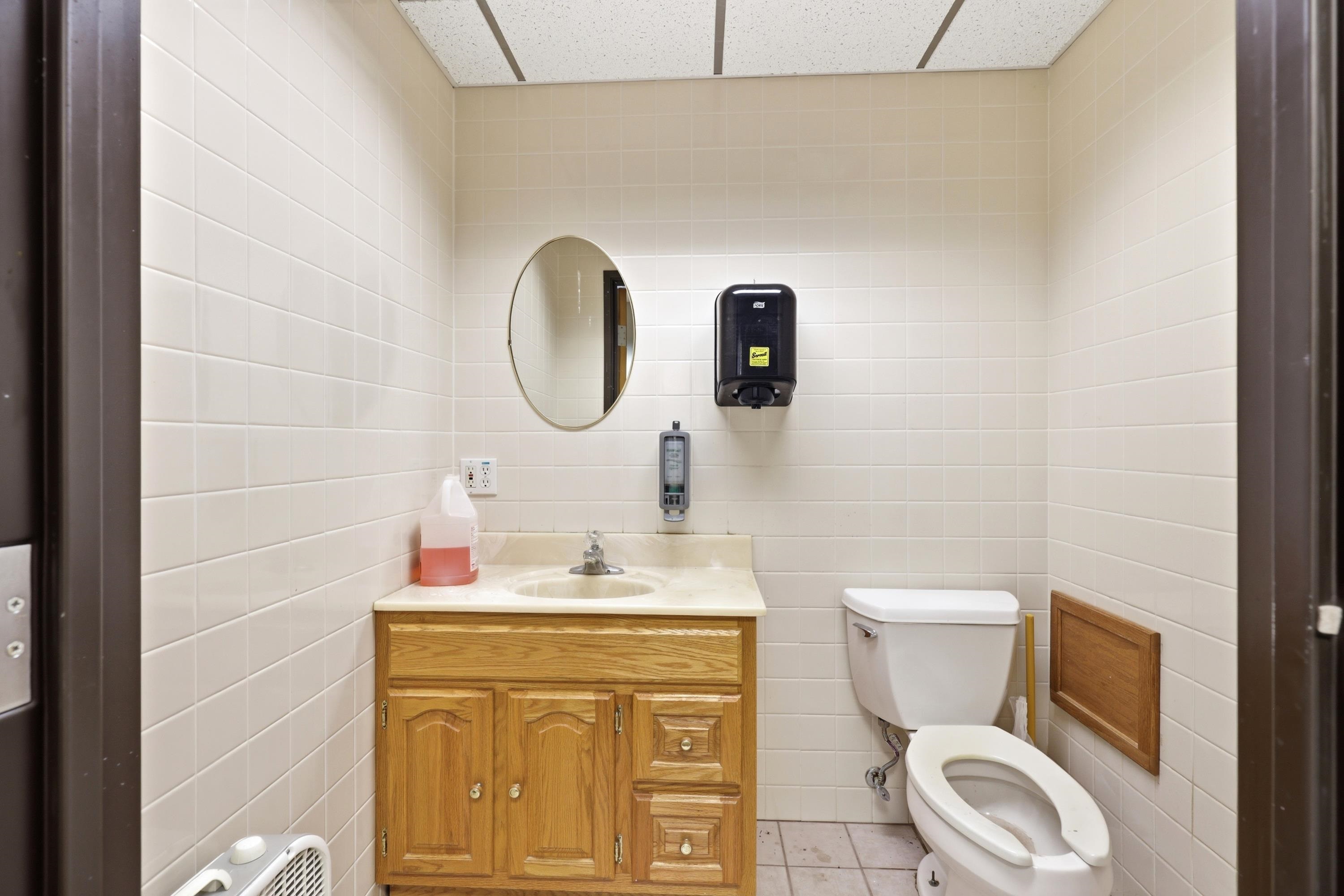 646 Jennings Avenue Property Photo 36