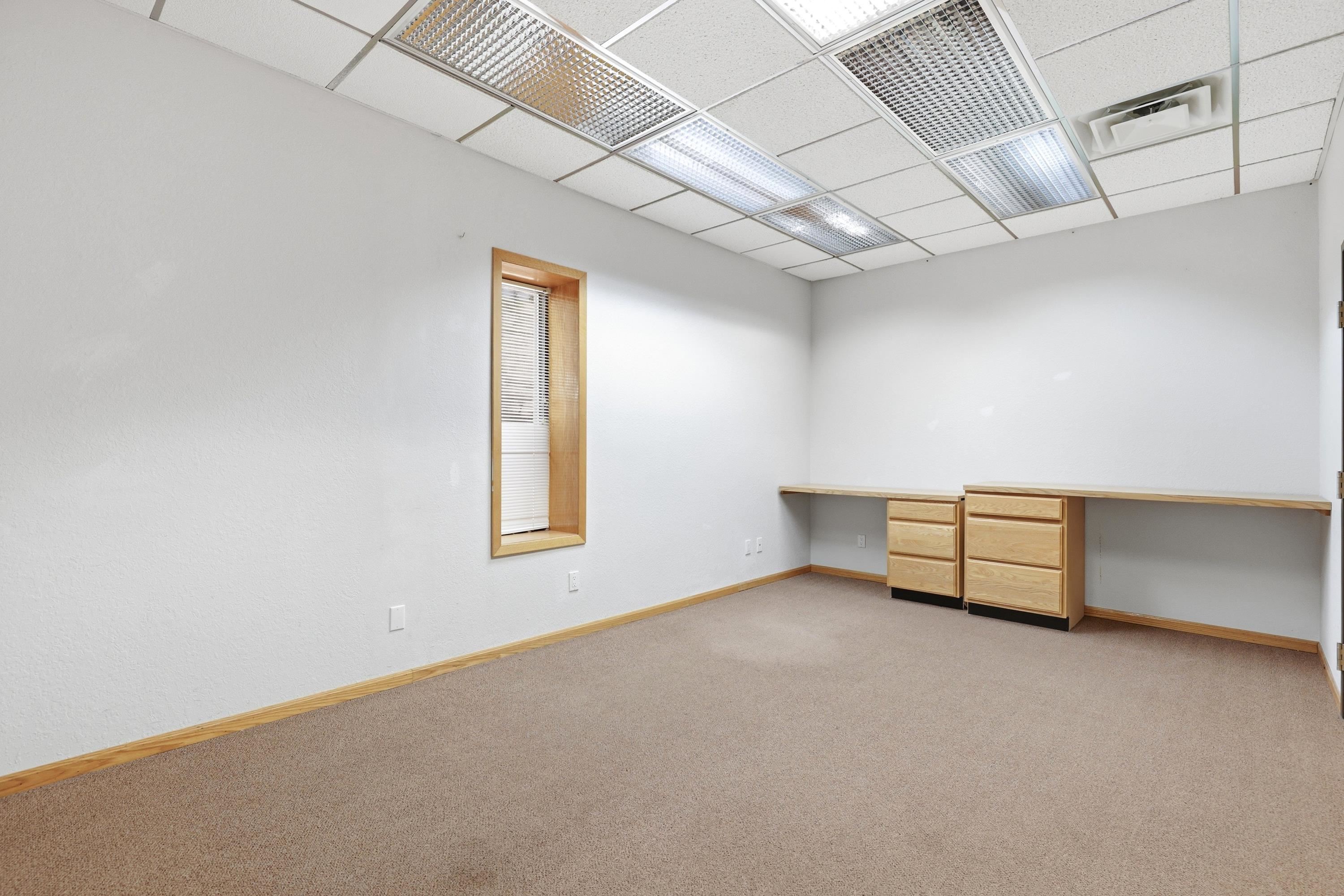 646 Jennings Avenue Property Photo 37