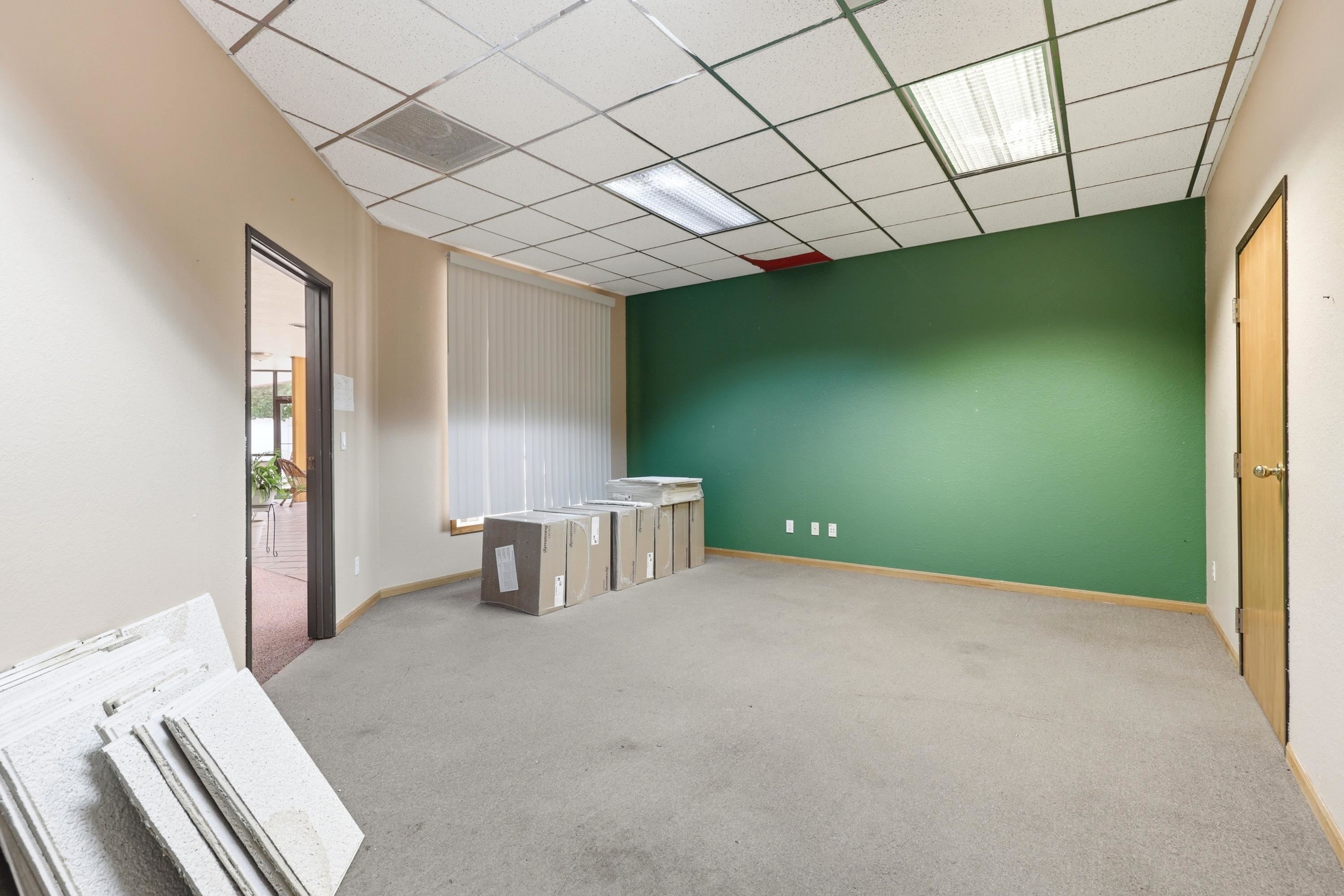 646 Jennings Avenue Property Photo 44