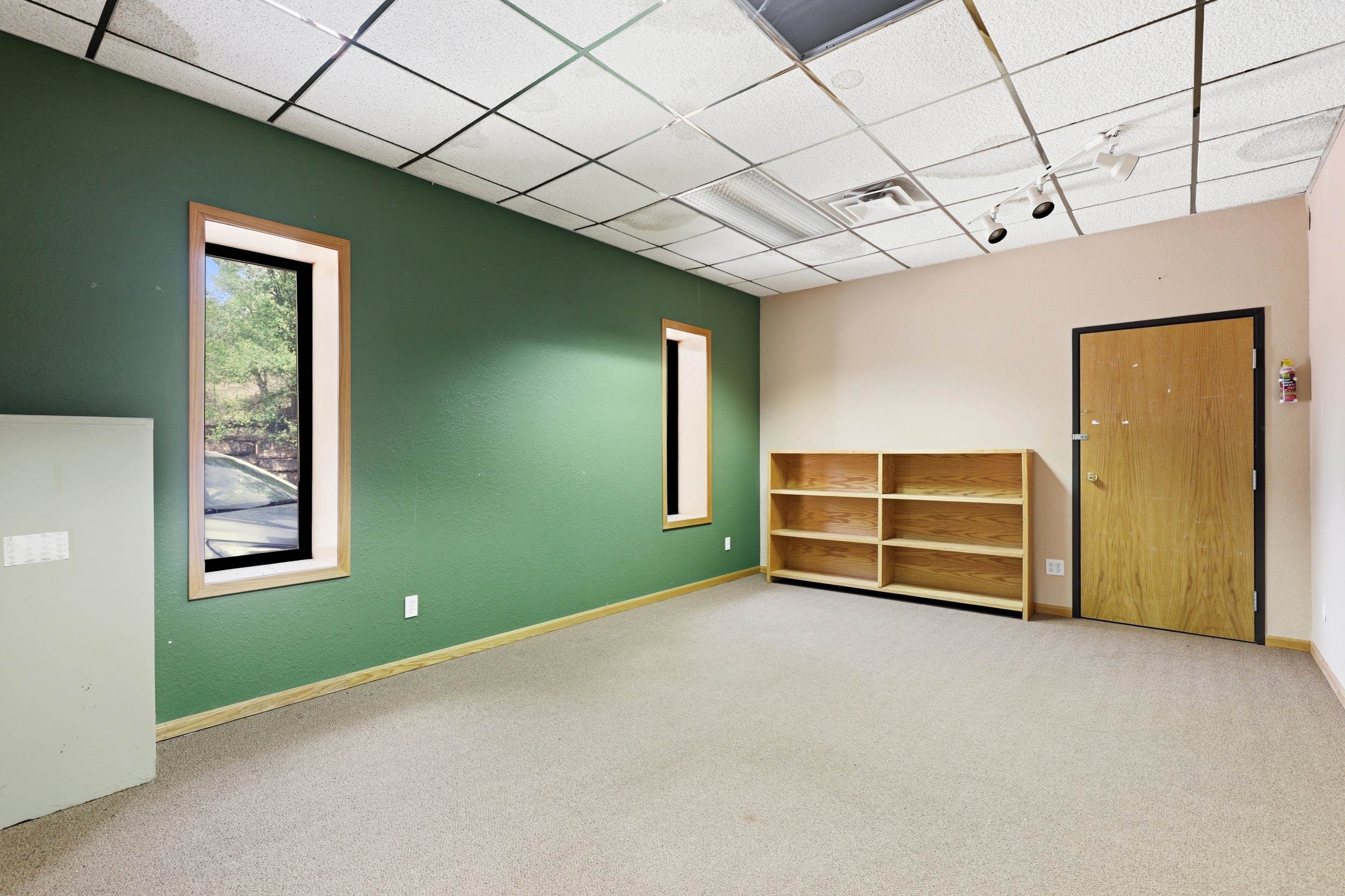 646 Jennings Avenue Property Photo 45