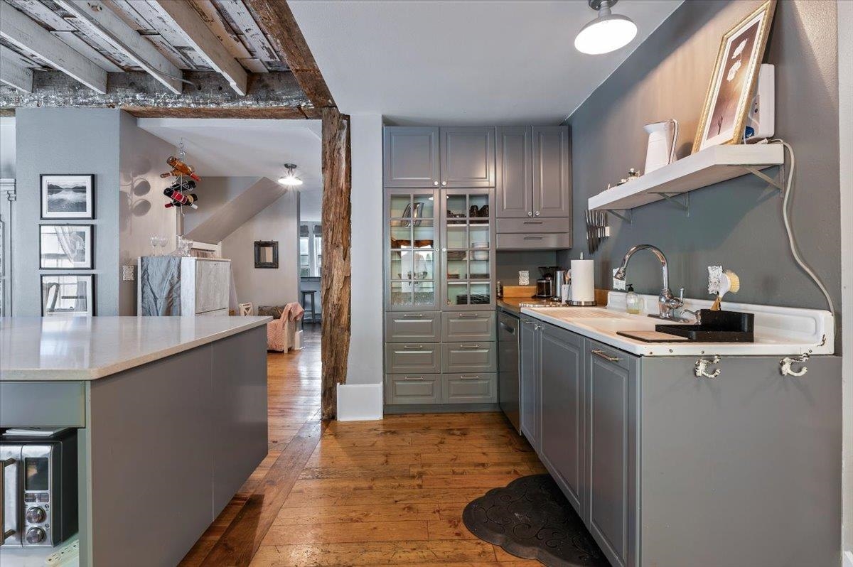 123 1/2 Stone Street Property Photo 9