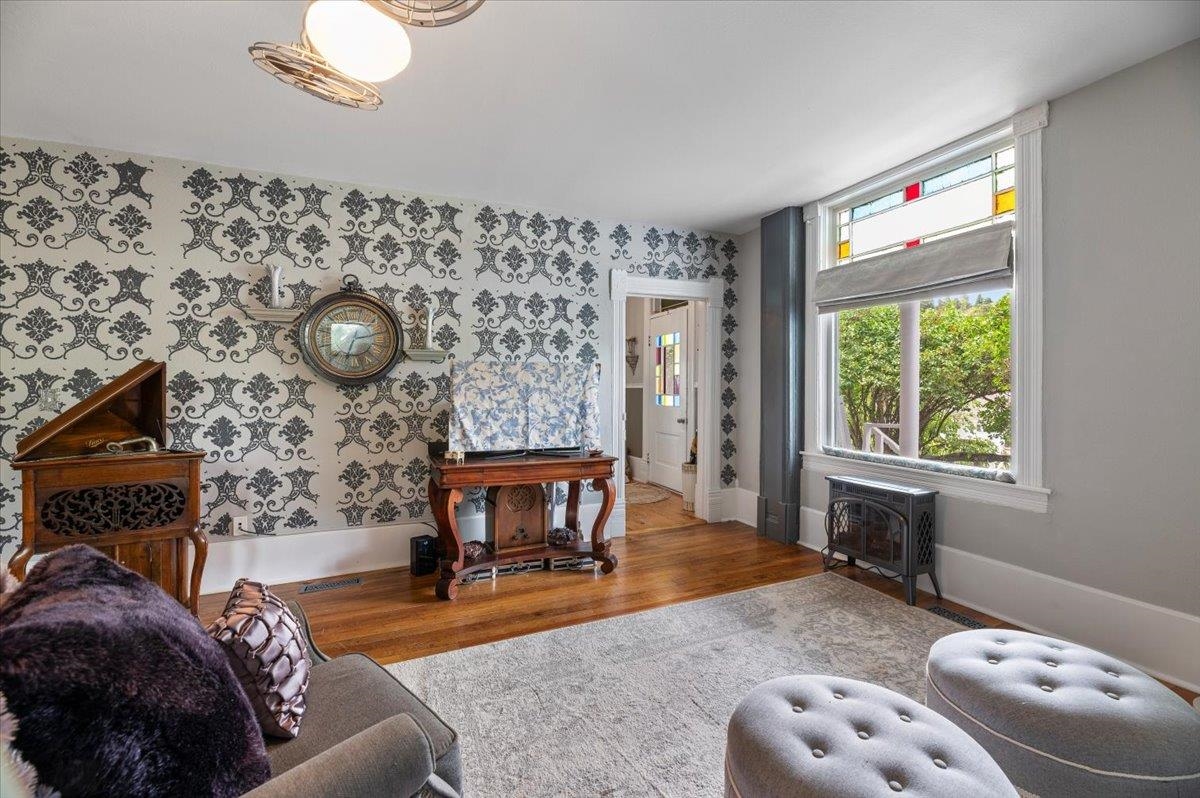 123 1/2 Stone Street Property Photo 15