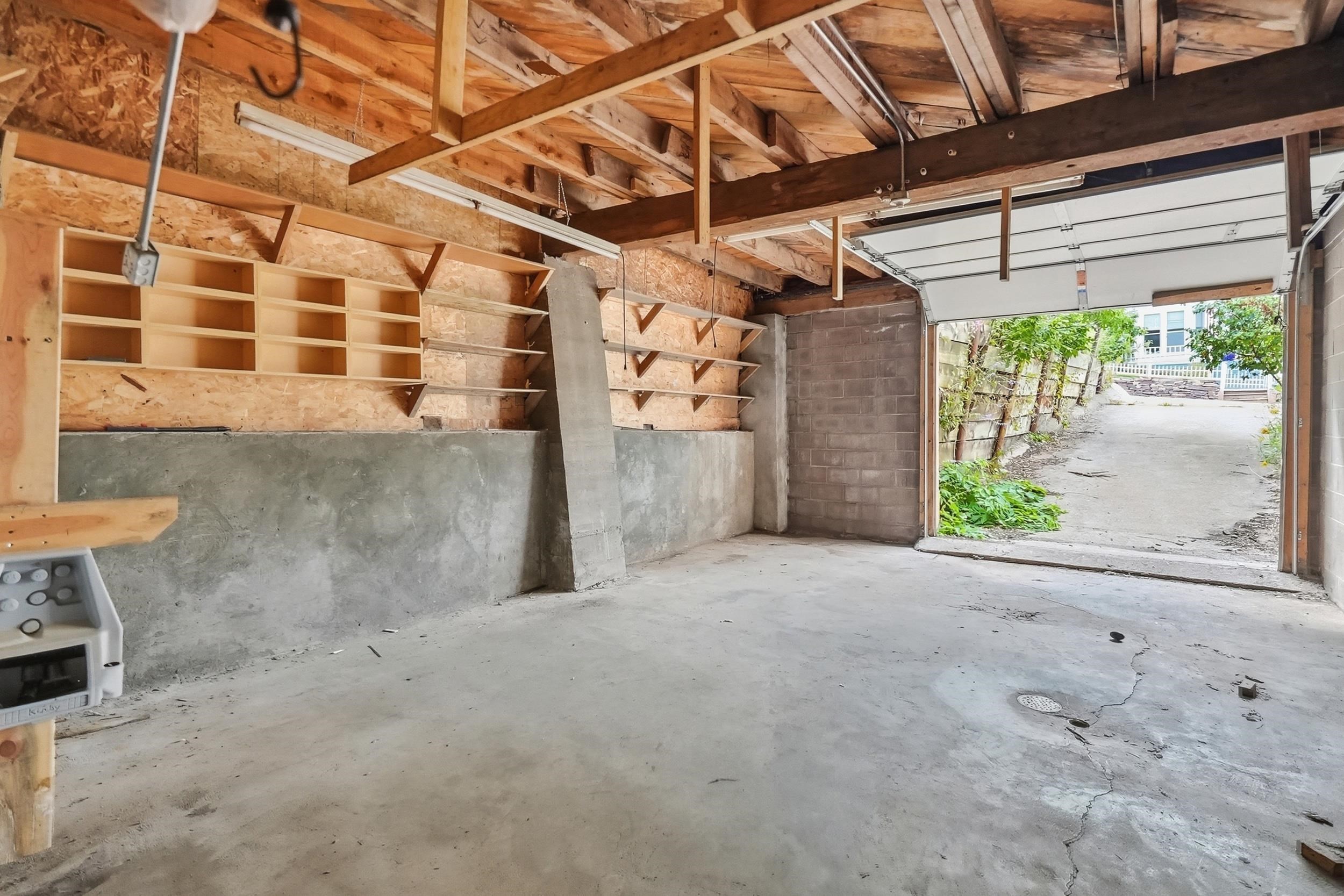 123 1/2 Stone Street Property Photo 29