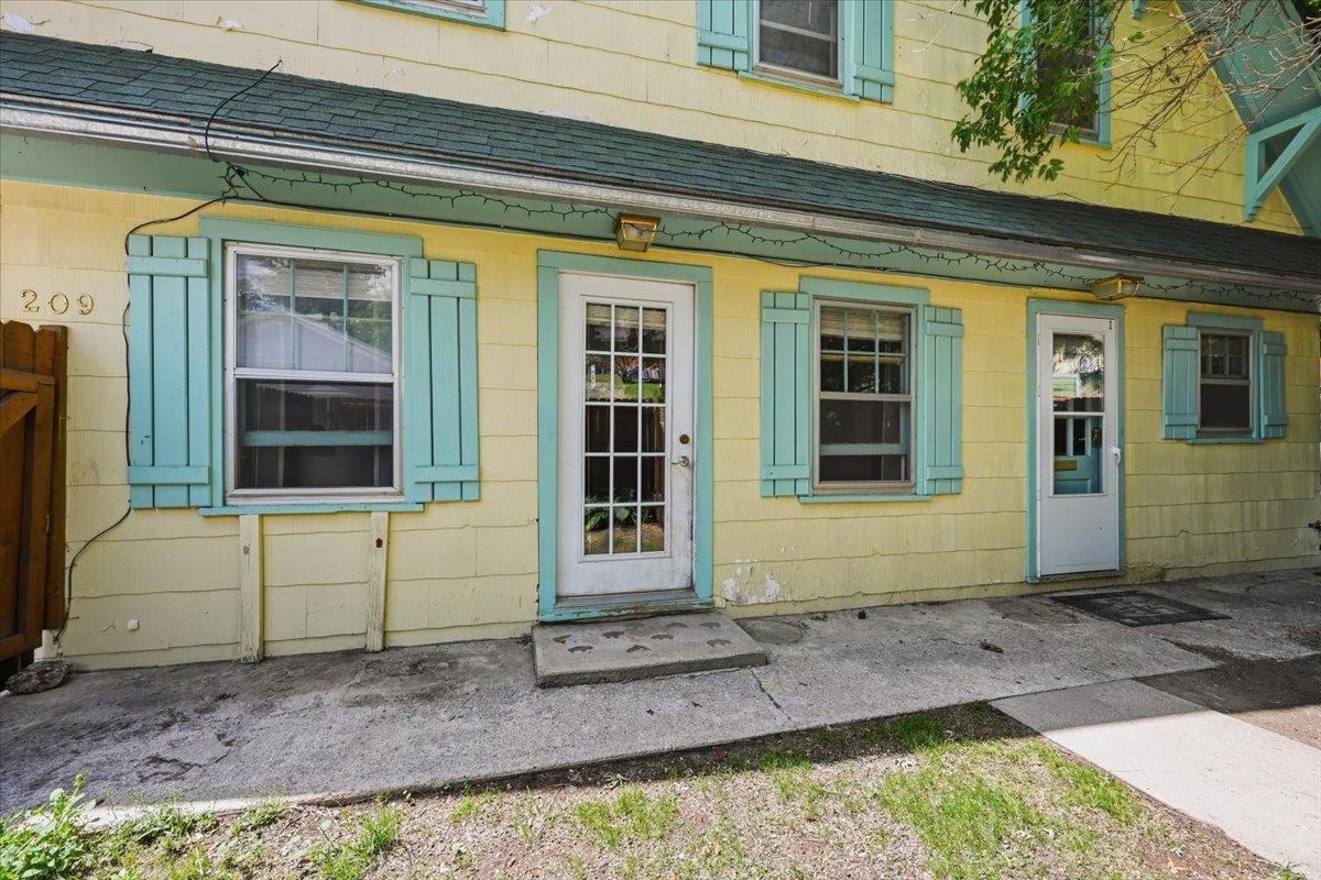 209 Terraville Avenue Property Photo 3