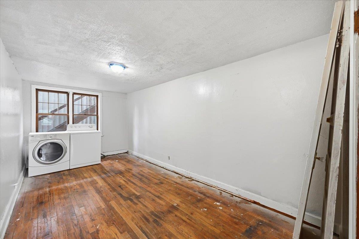 209 Terraville Avenue Property Photo 10