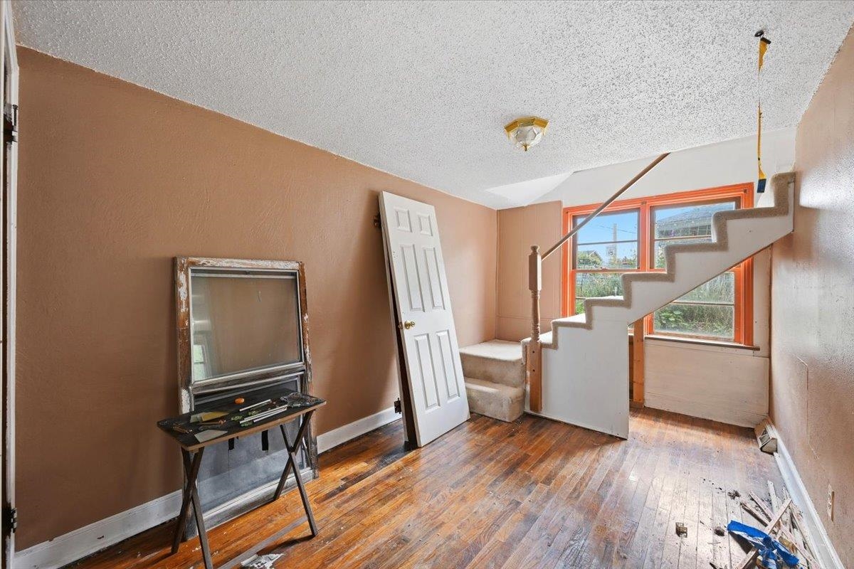 209 Terraville Avenue Property Photo 11