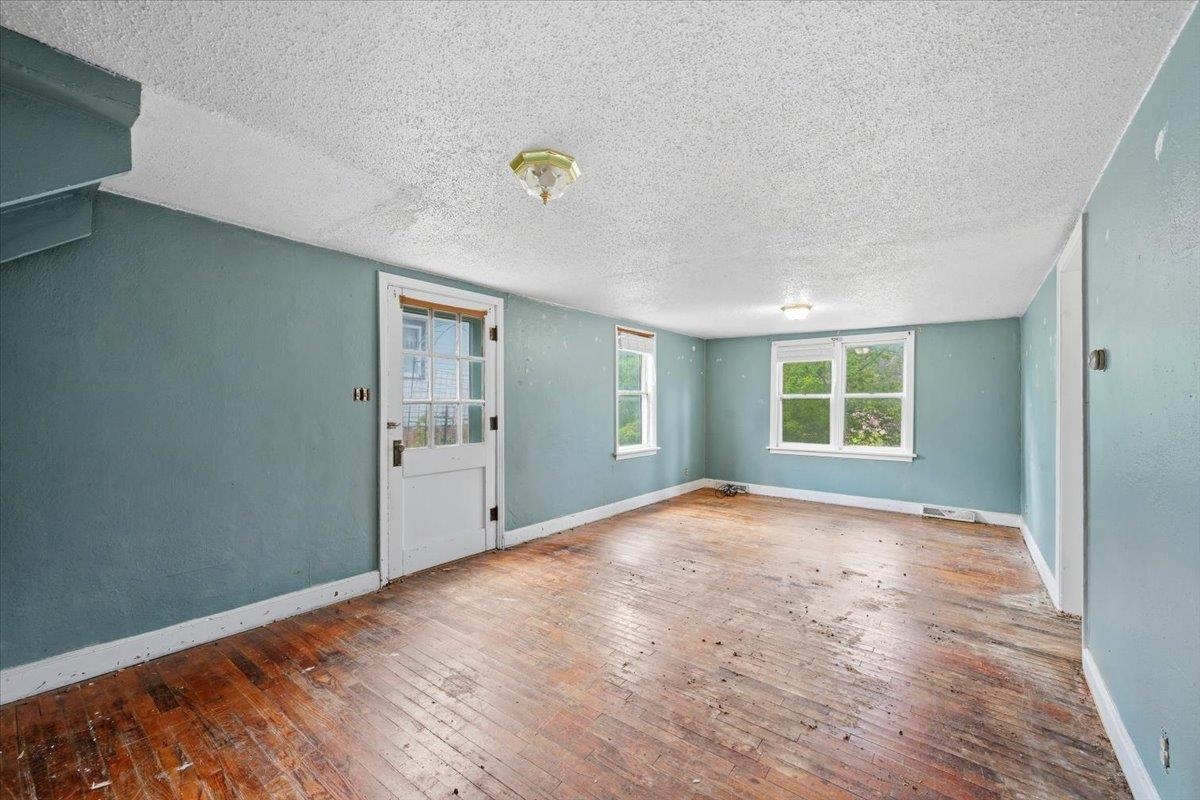 209 Terraville Avenue Property Photo 12