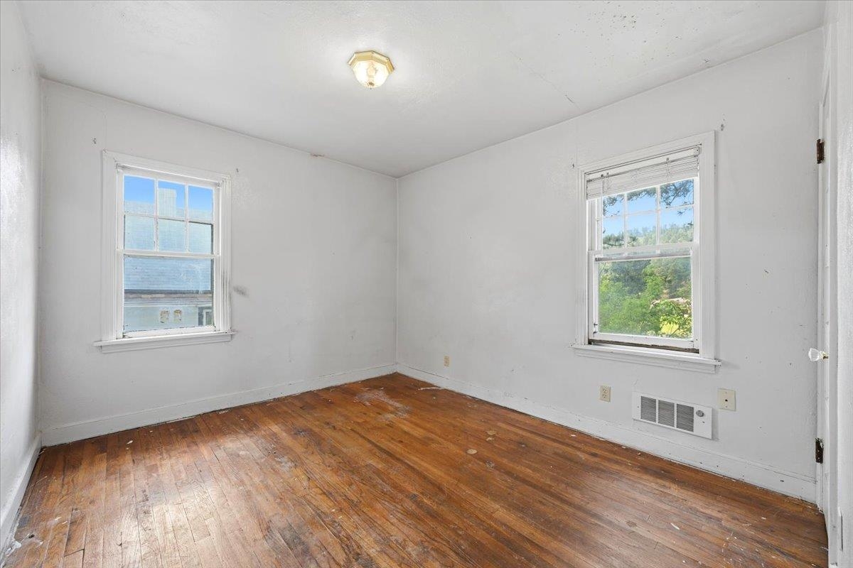 209 Terraville Avenue Property Photo 15