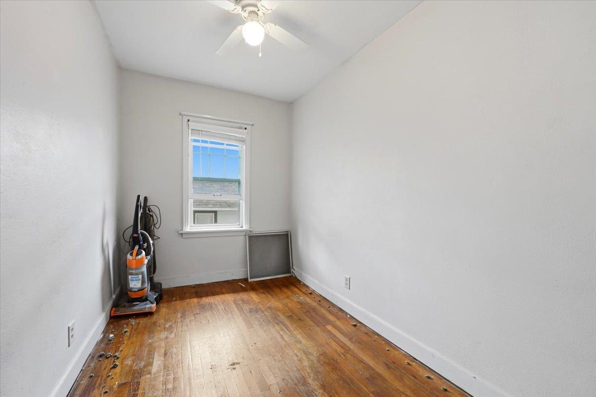 209 Terraville Avenue Property Photo 21