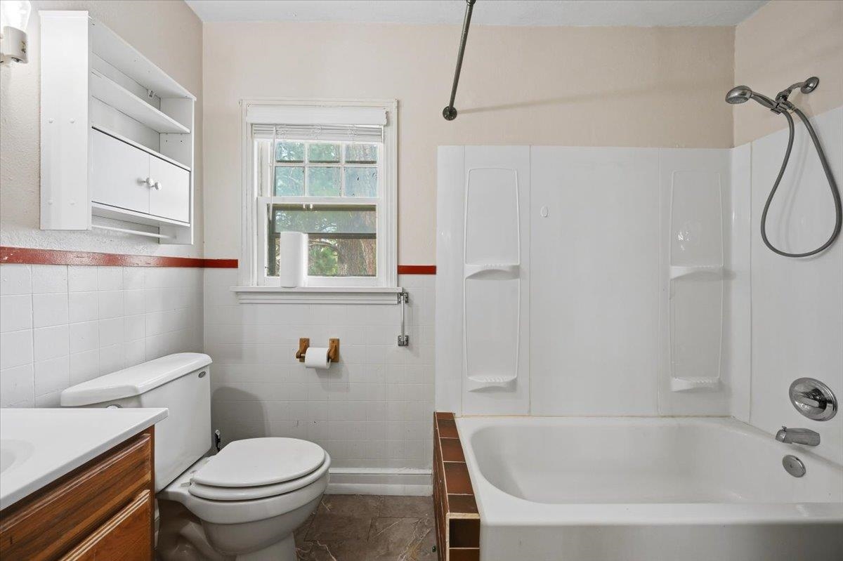 209 Terraville Avenue Property Photo 30