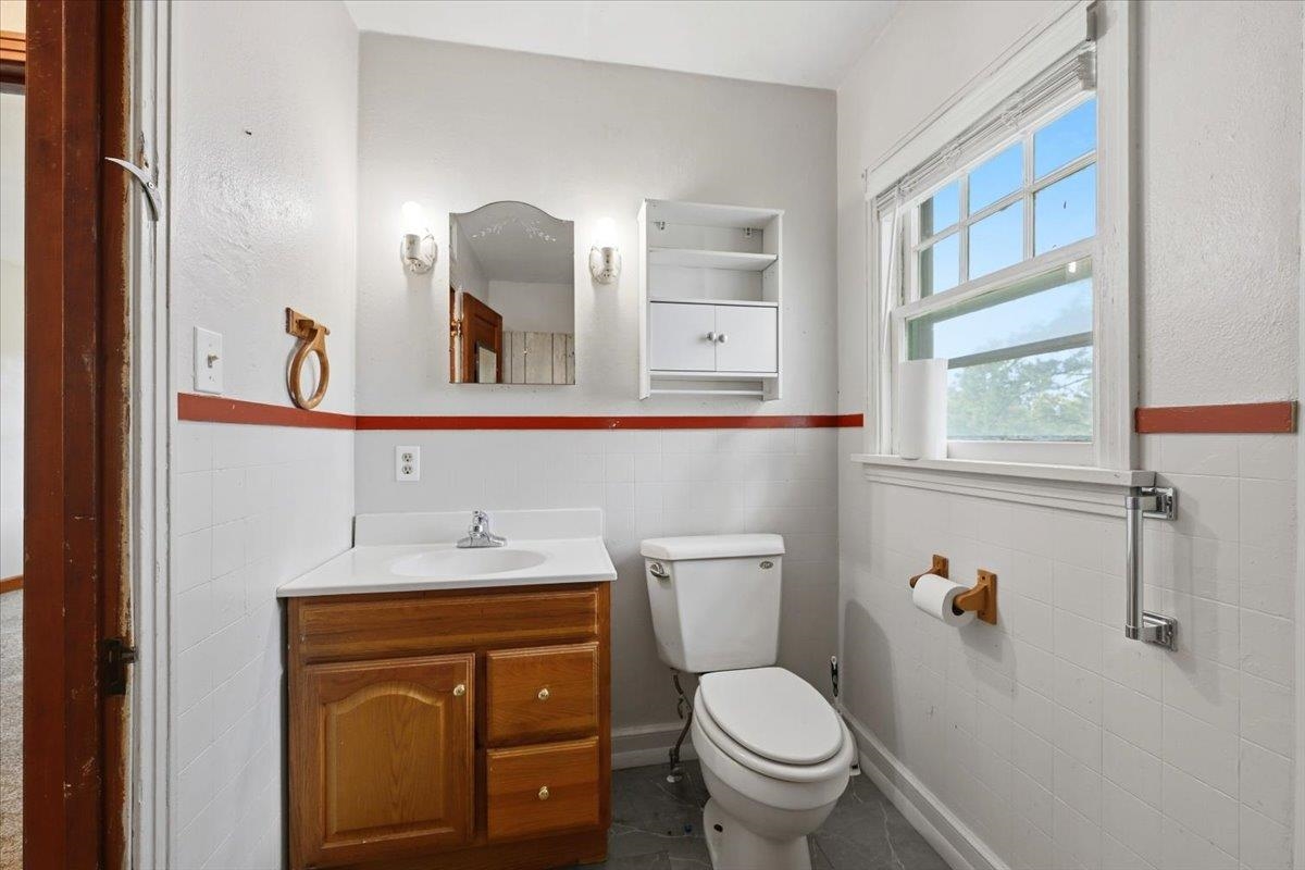 209 Terraville Avenue Property Photo 31