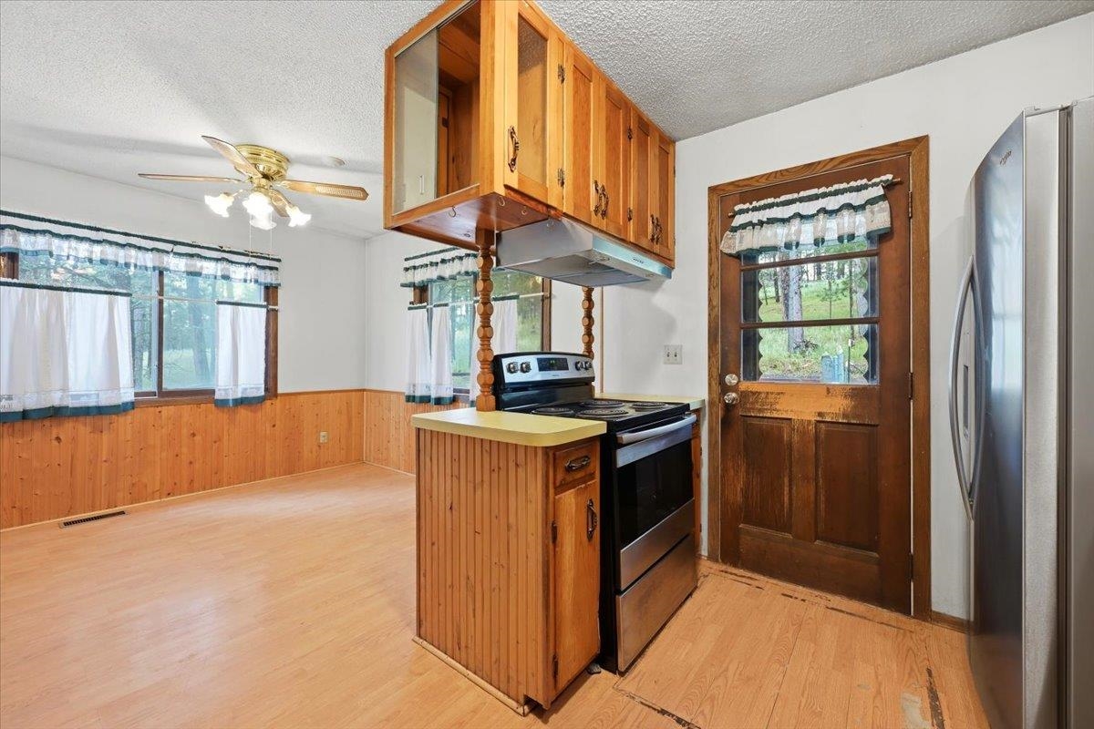 25015 Chandler Drive Property Photo 3