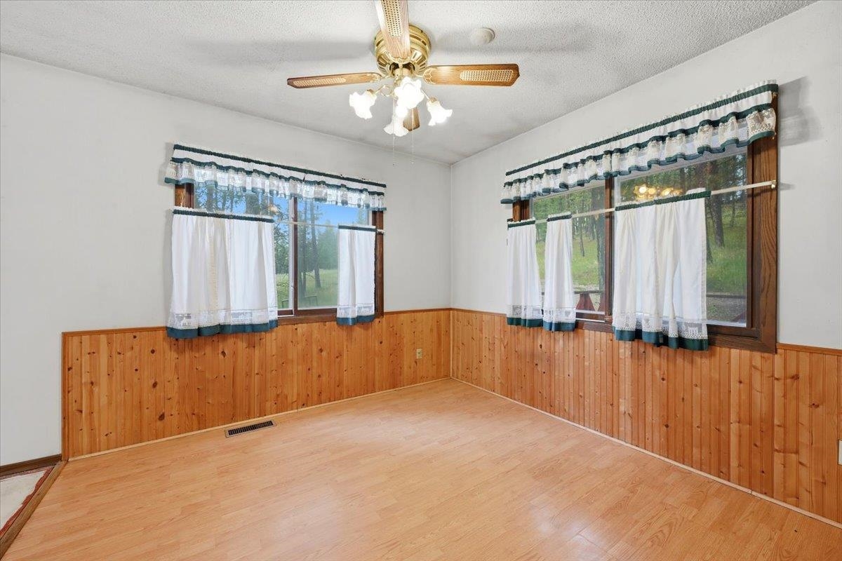 25015 Chandler Drive Property Photo 4