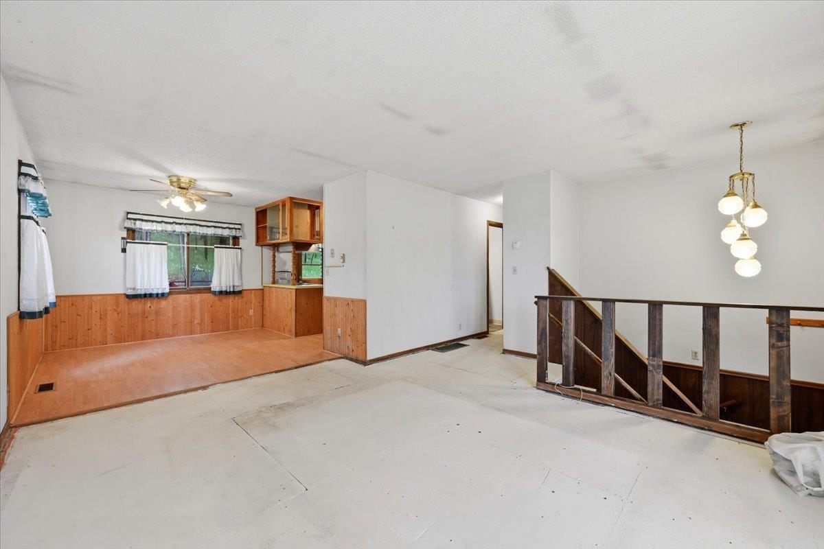 25015 Chandler Drive Property Photo 7