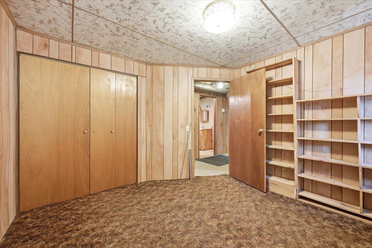 25015 Chandler Drive Property Photo 9