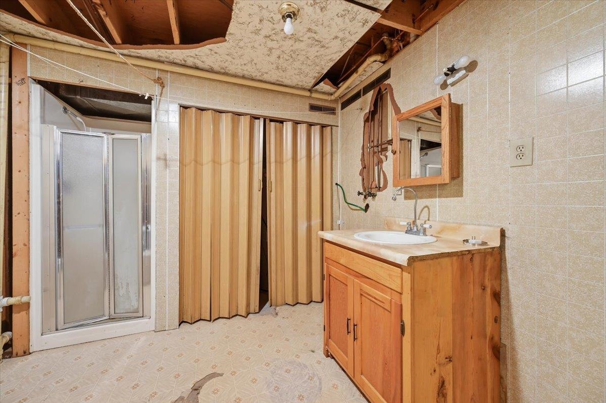 25015 Chandler Drive Property Photo 11