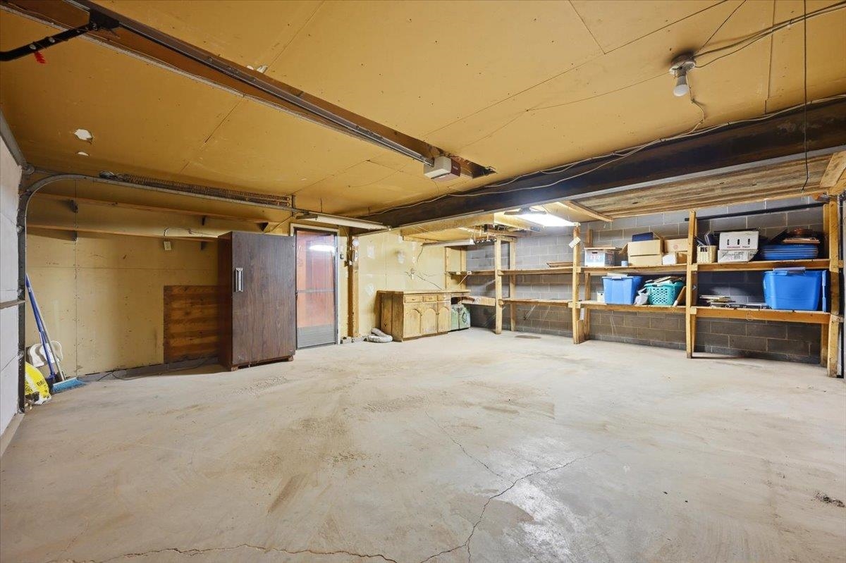 25015 Chandler Drive Property Photo 12