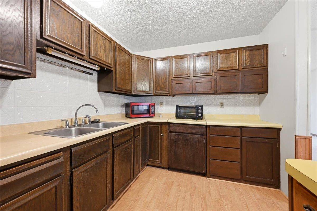 25015 Chandler Drive Property Photo 28