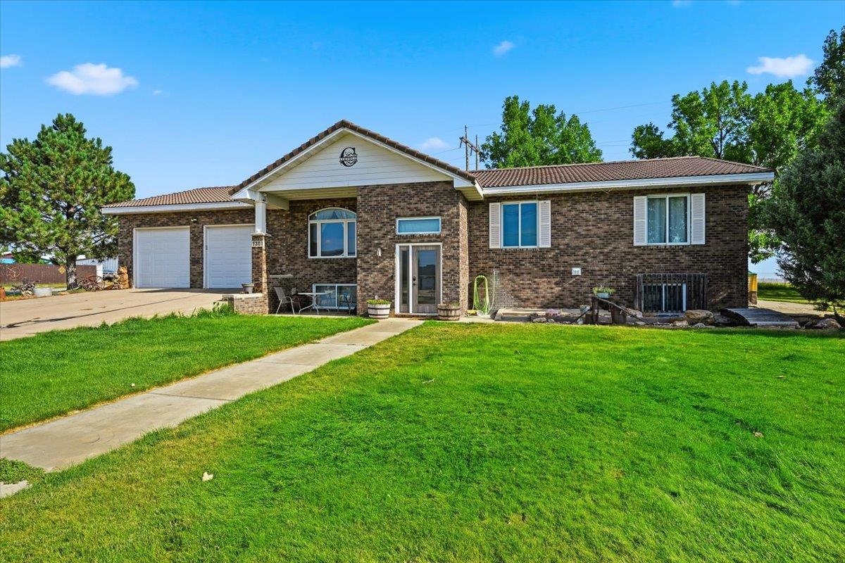 1301 Hilltop Circle Property Photo 1