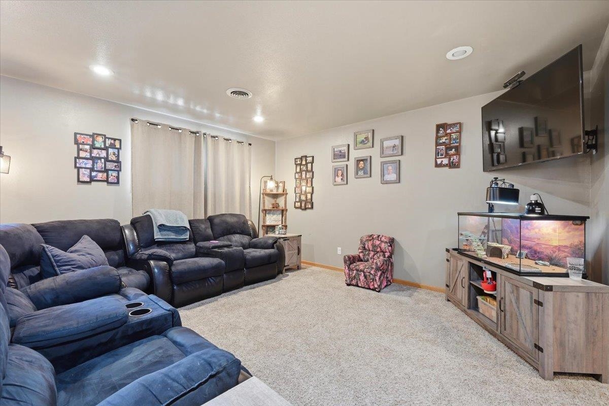 1301 Hilltop Circle Property Photo 17