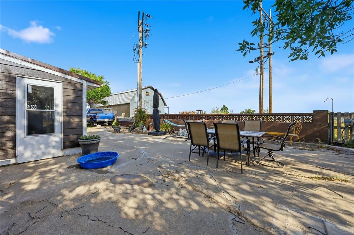 1301 Hilltop Circle Property Photo 25