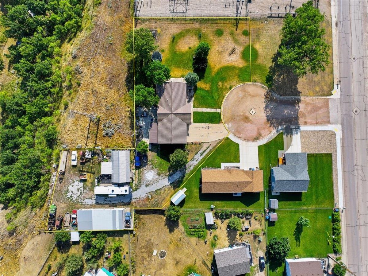 1301 Hilltop Circle Property Photo 29