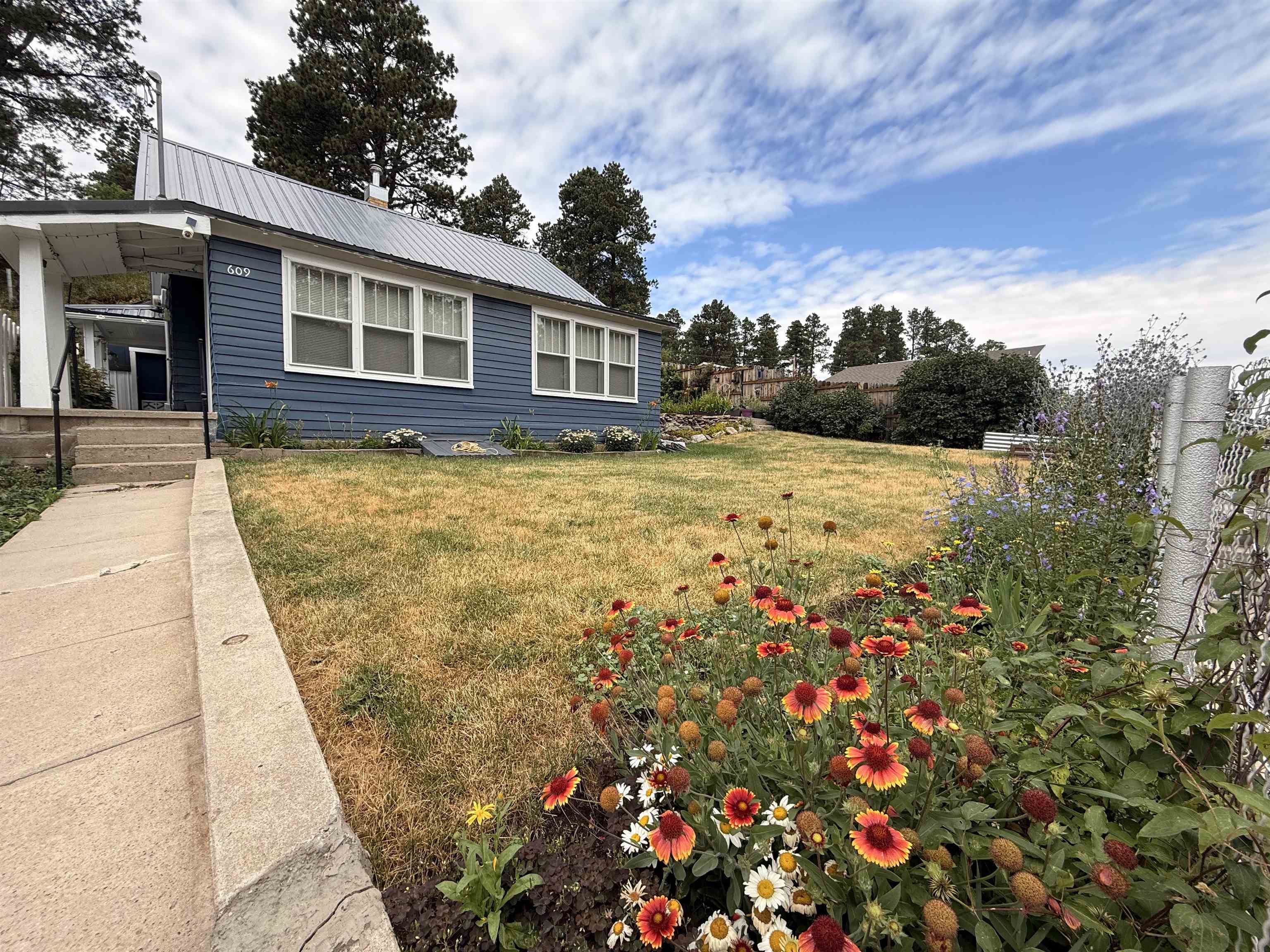 609 Samo Street Property Photo 1