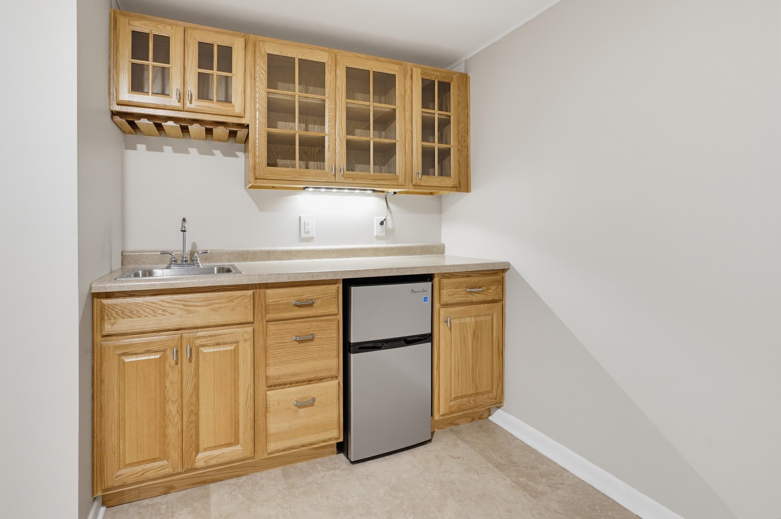 17 Clay Street Property Photo 35