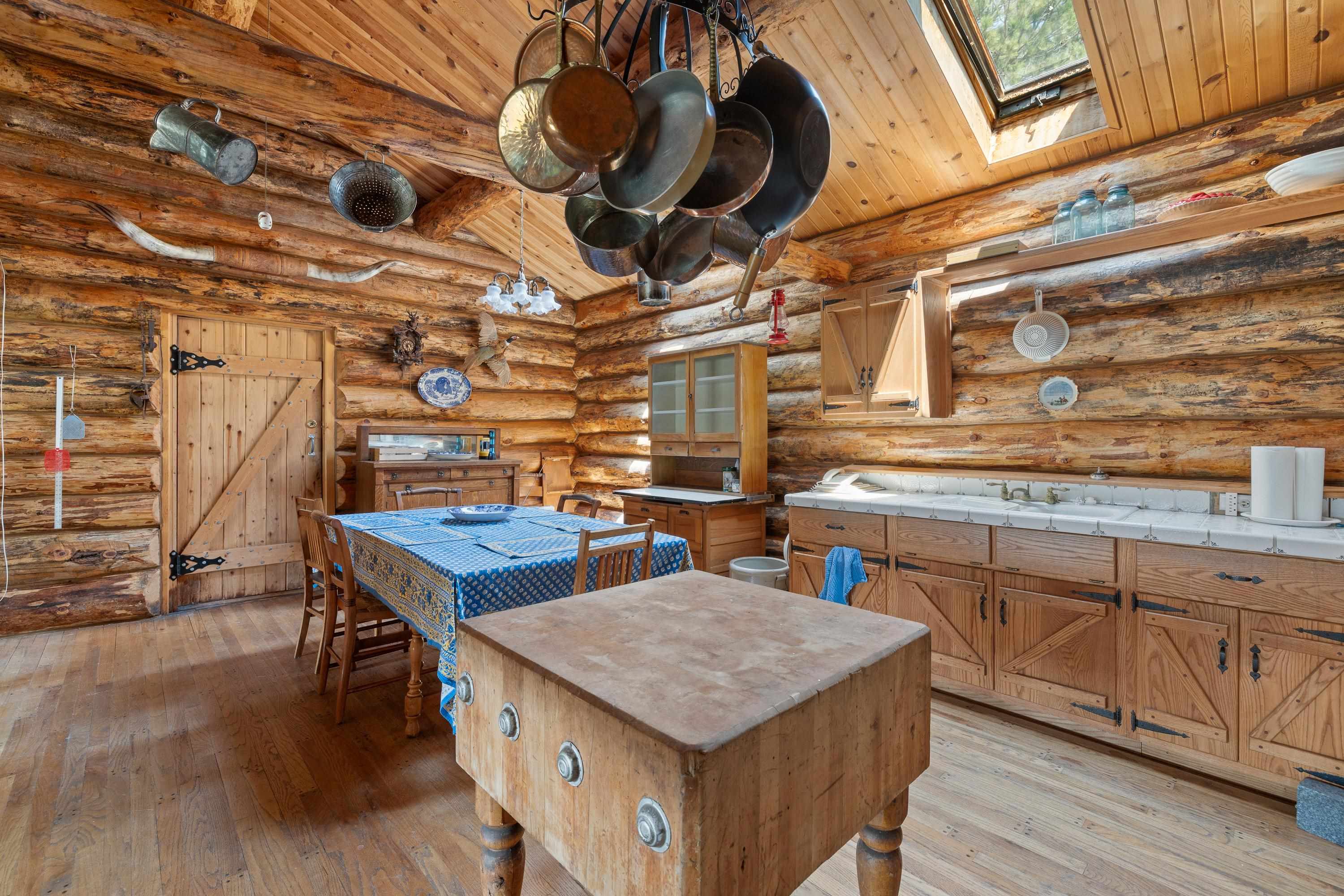 25482 Hell Canyon Road Property Photo 8