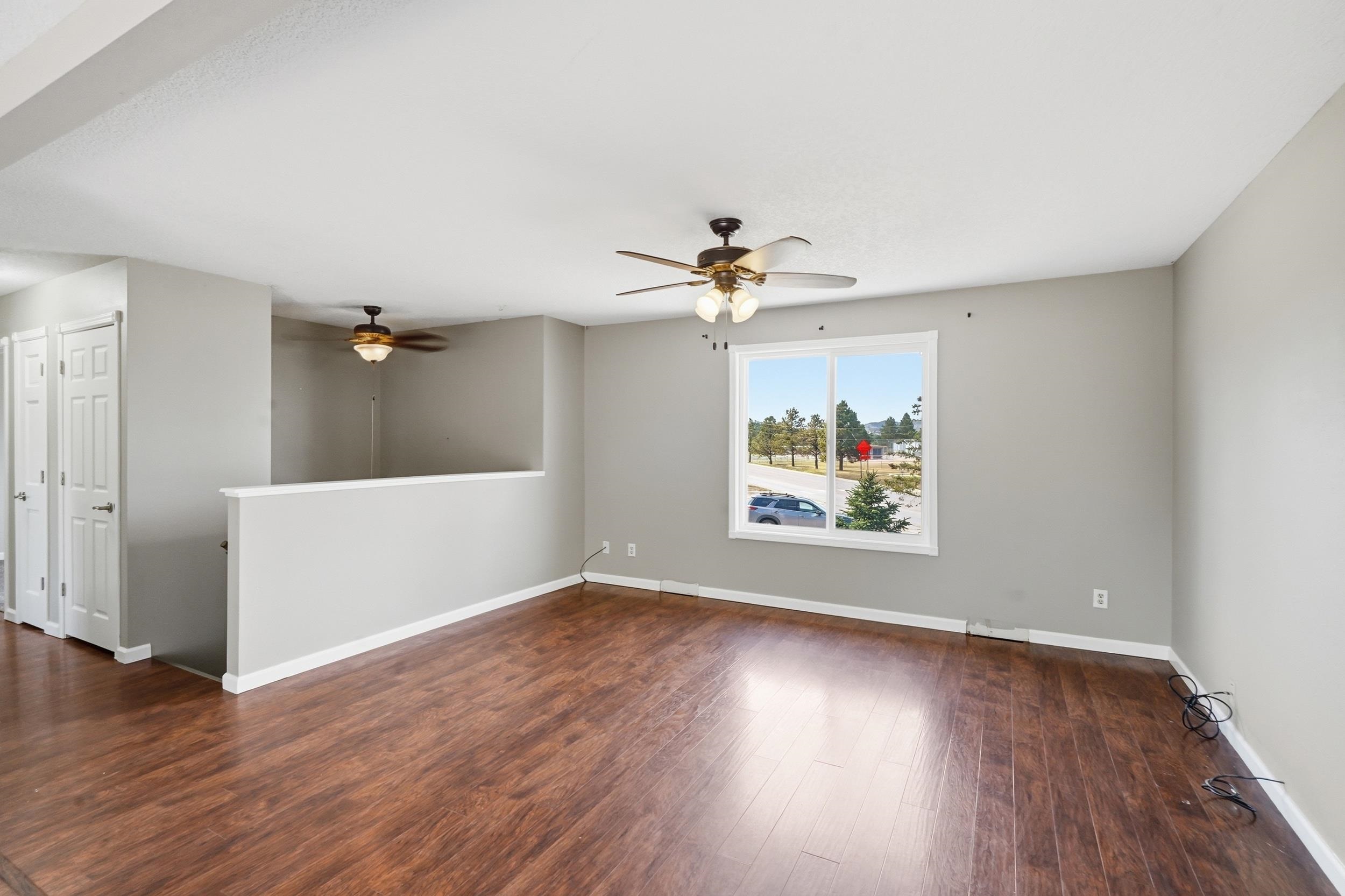627 Fairmont Pl Property Photo 5