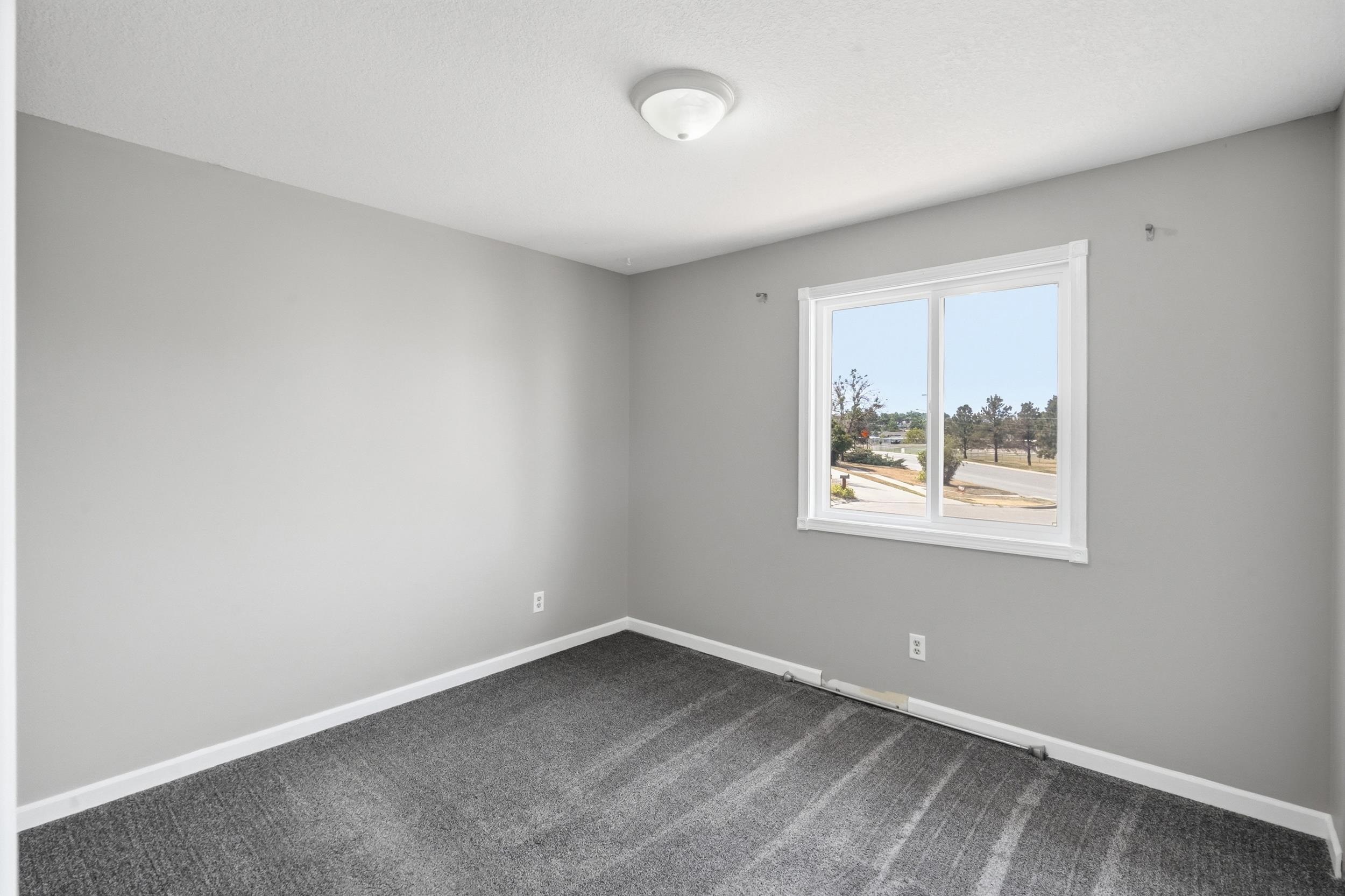 627 Fairmont Pl Property Photo 13