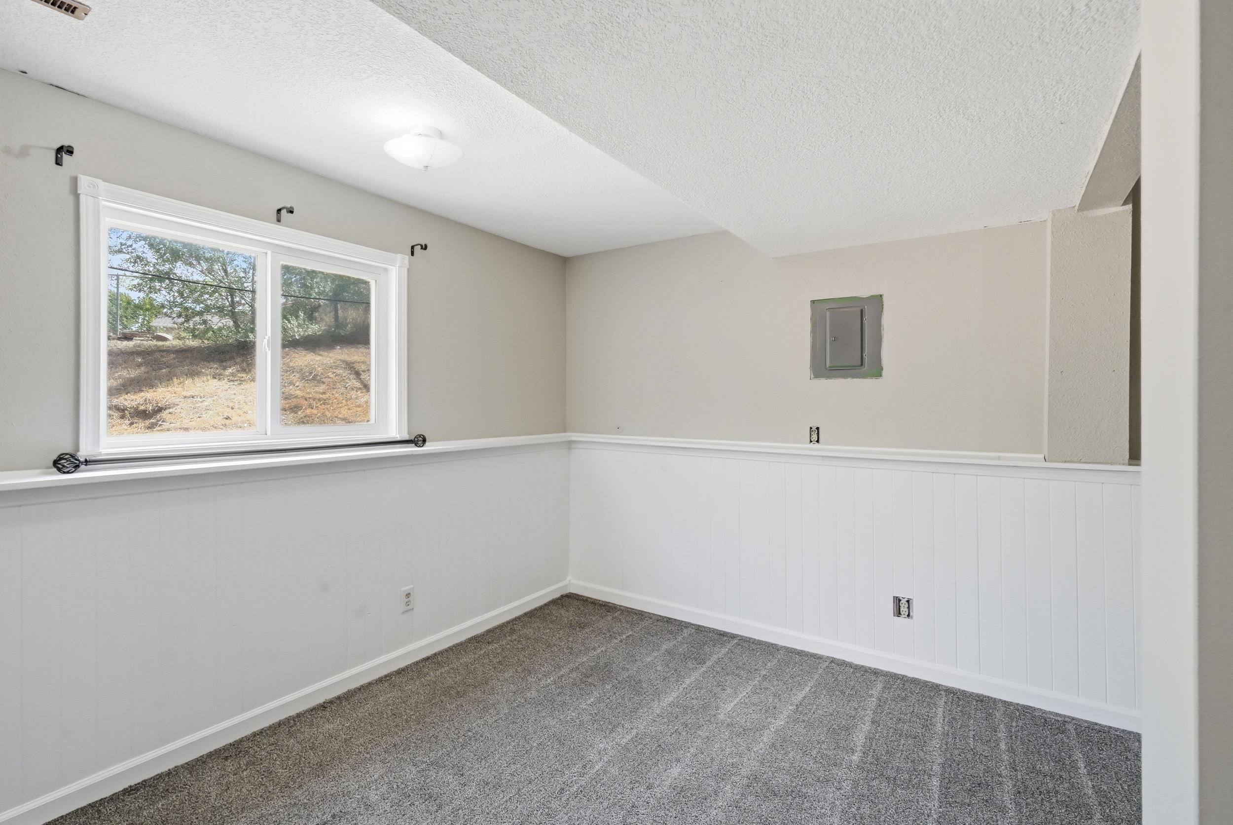 627 Fairmont Pl Property Photo 18