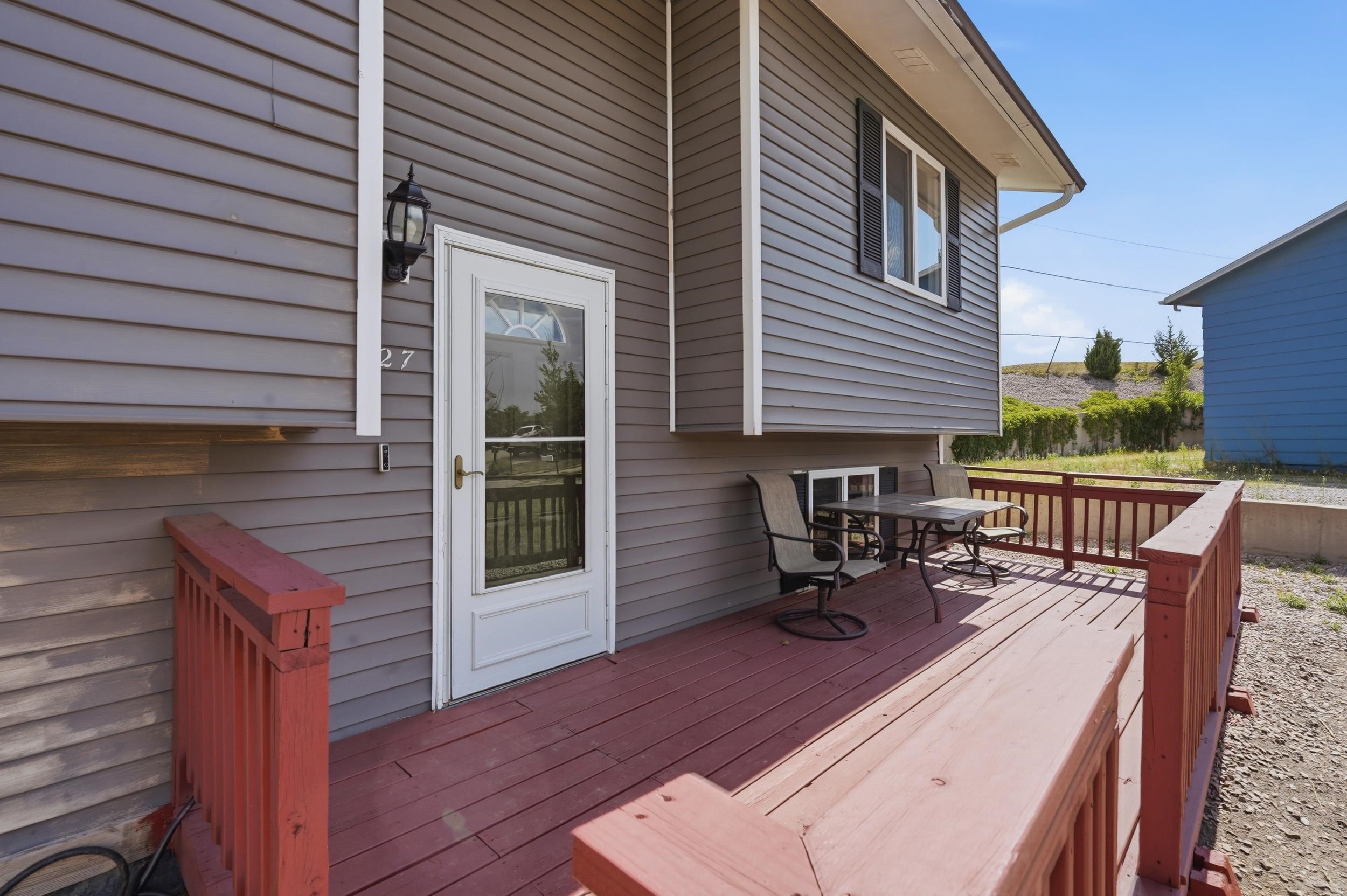 627 Fairmont Pl Property Photo 39