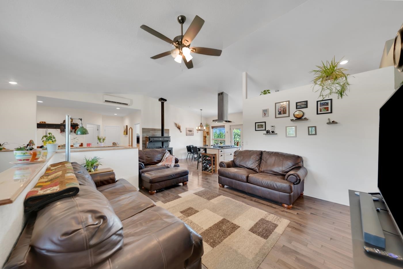 12076 Beardsley Drive Property Photo 4