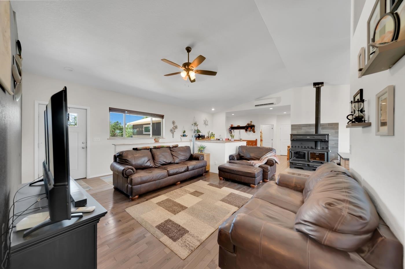 12076 Beardsley Drive Property Photo 5
