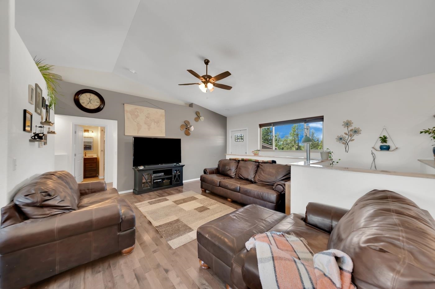 12076 Beardsley Drive Property Photo 6