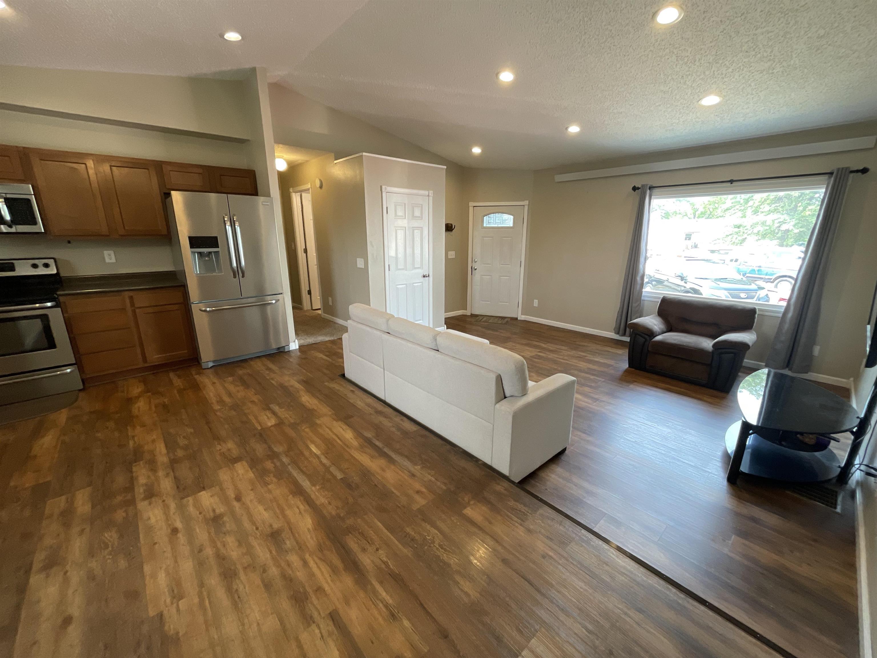 629 Charger Ct Property Photo 8