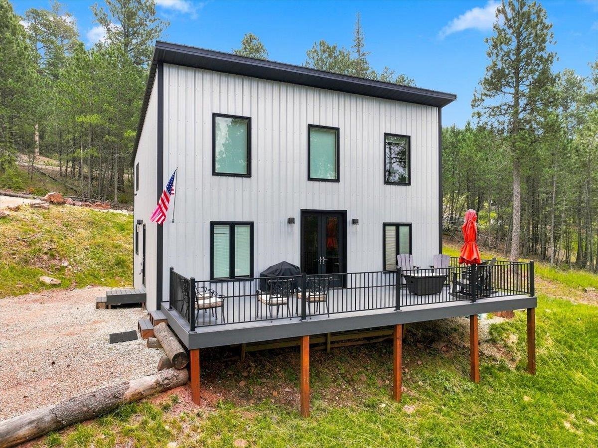21351 Snowcat Road Property Photo 2