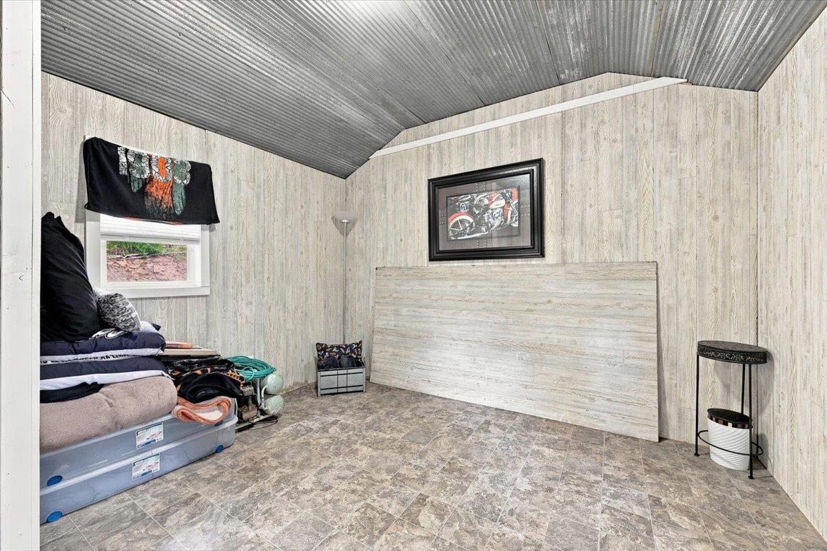 21351 Snowcat Road Property Photo 25