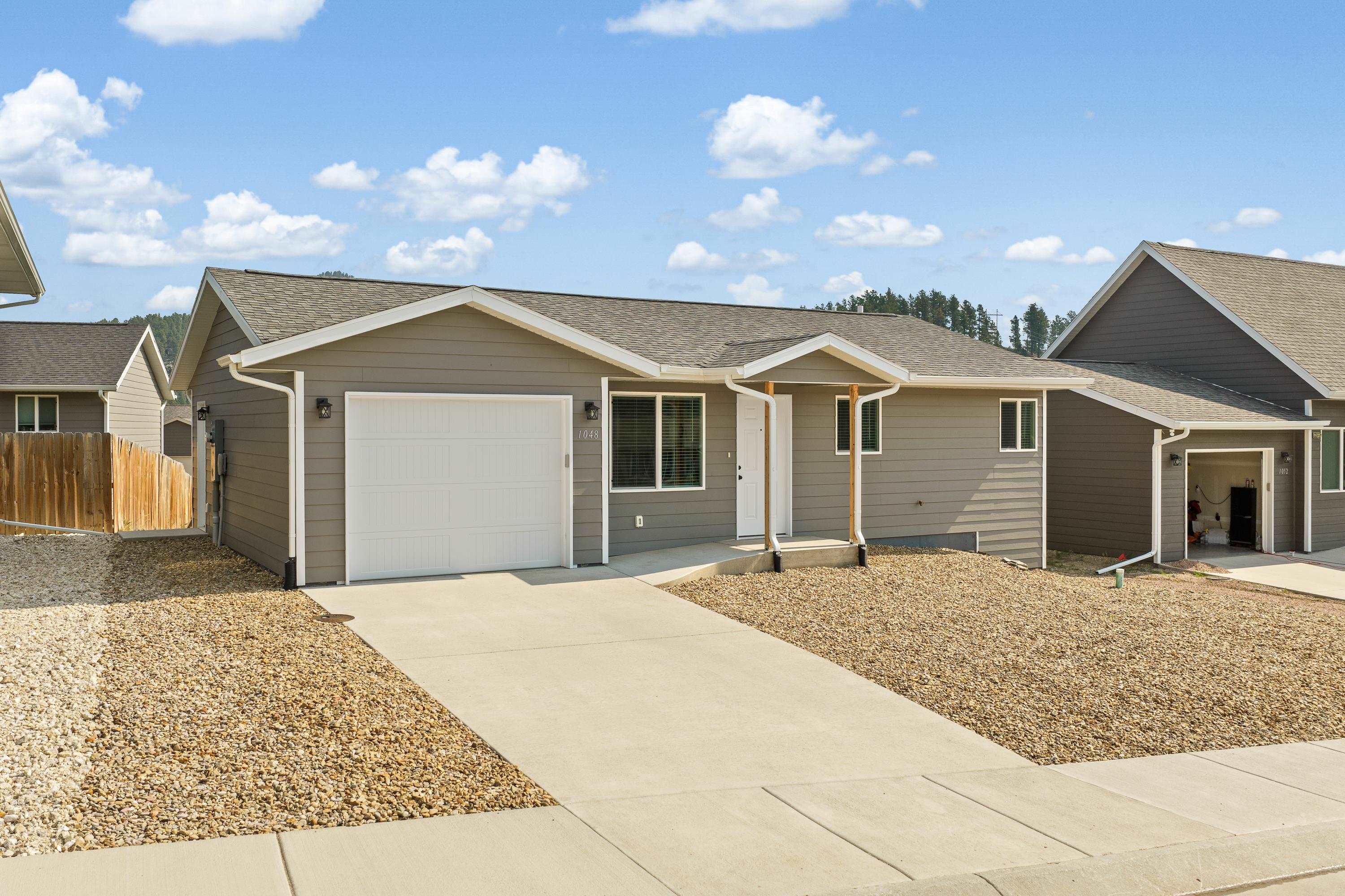 1048 Top O Hill Avenue Property Photo 1