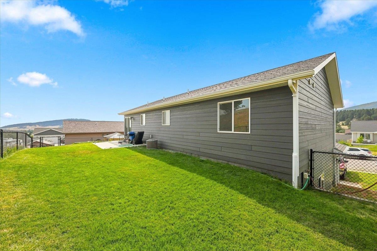 2681 Meadows Drive Property Photo 4