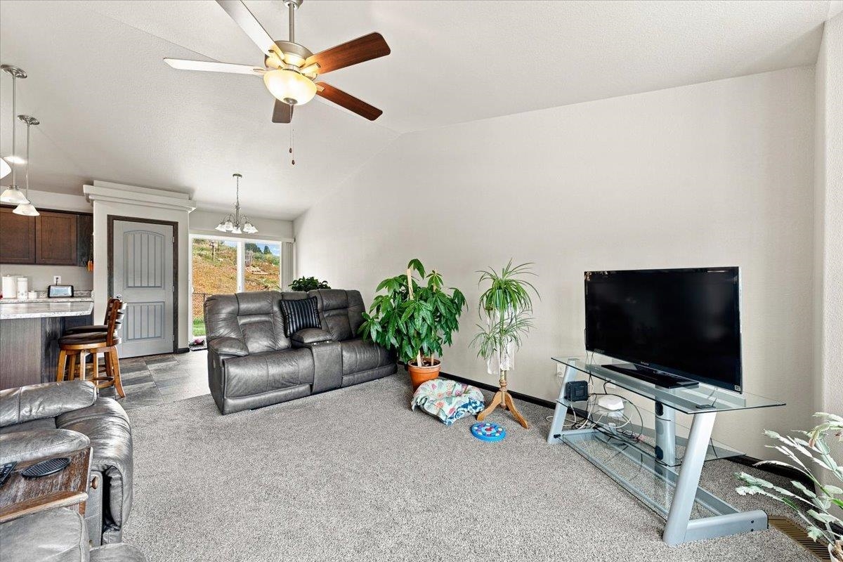 2681 Meadows Drive Property Photo 6