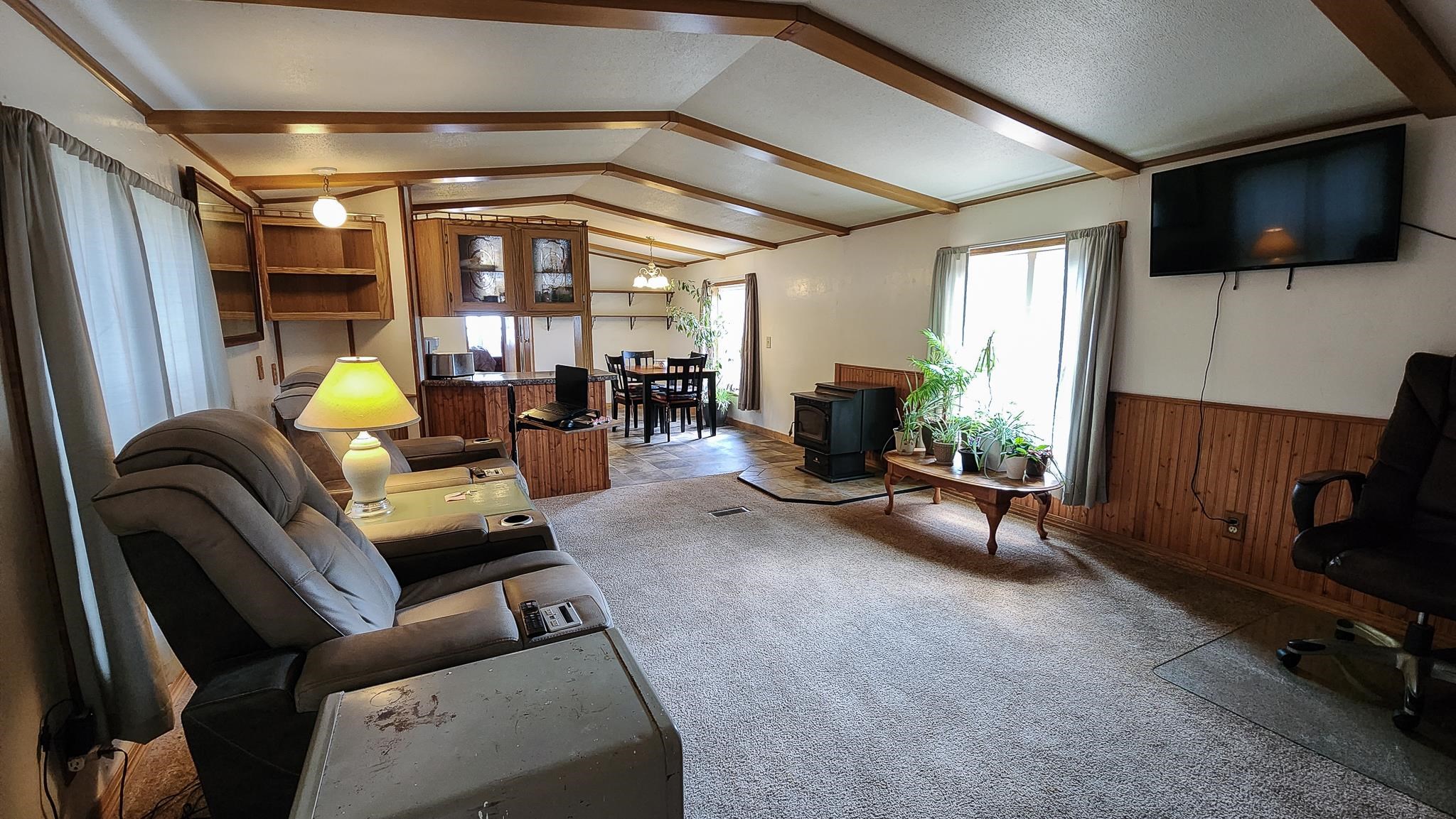 520 Triple L Loop Property Photo 4