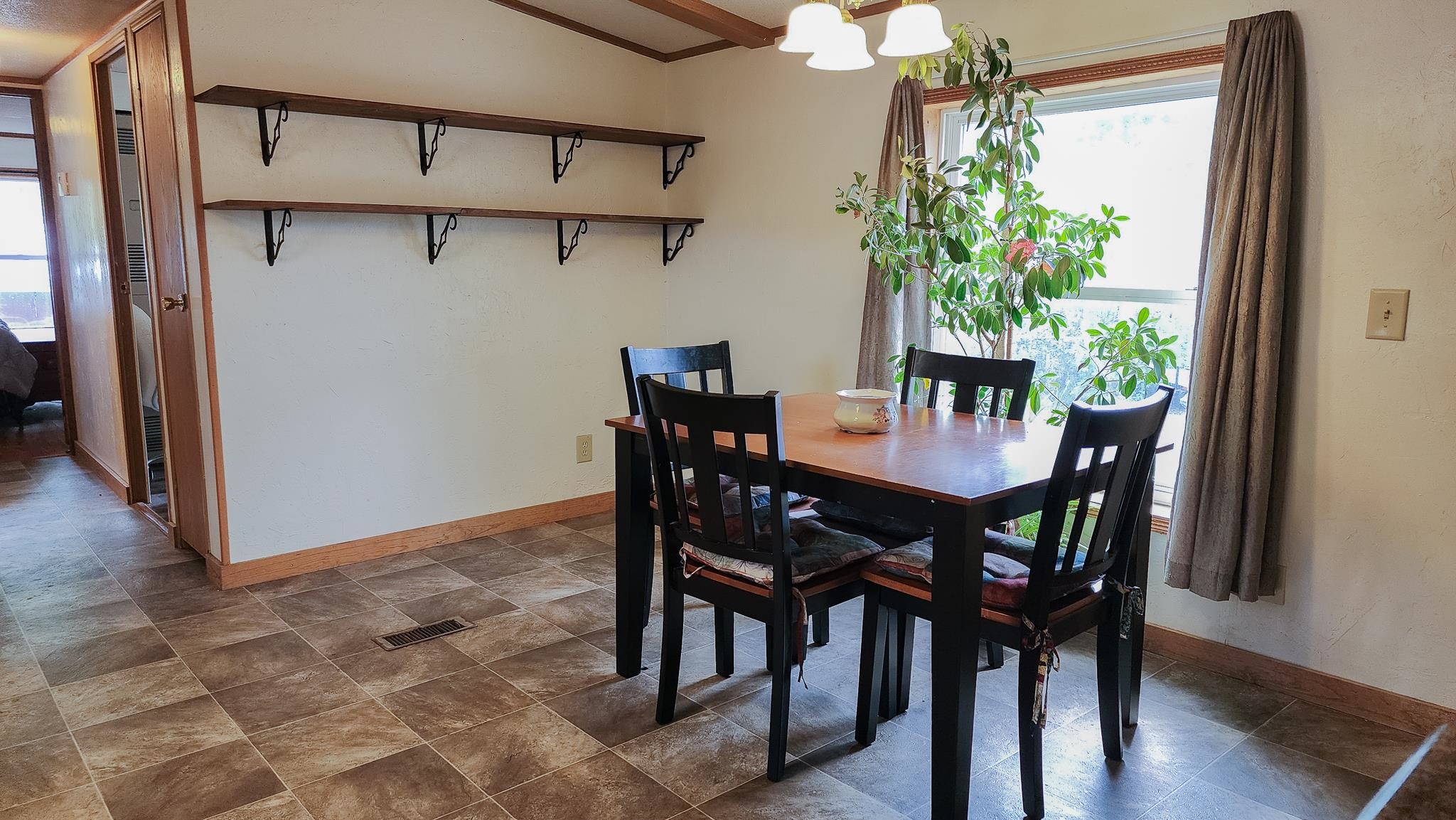 520 Triple L Loop Property Photo 7