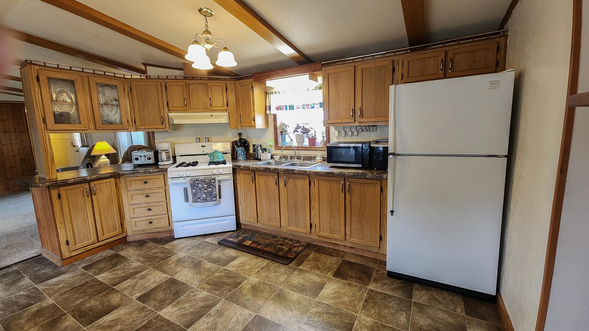 520 Triple L Loop Property Photo 8